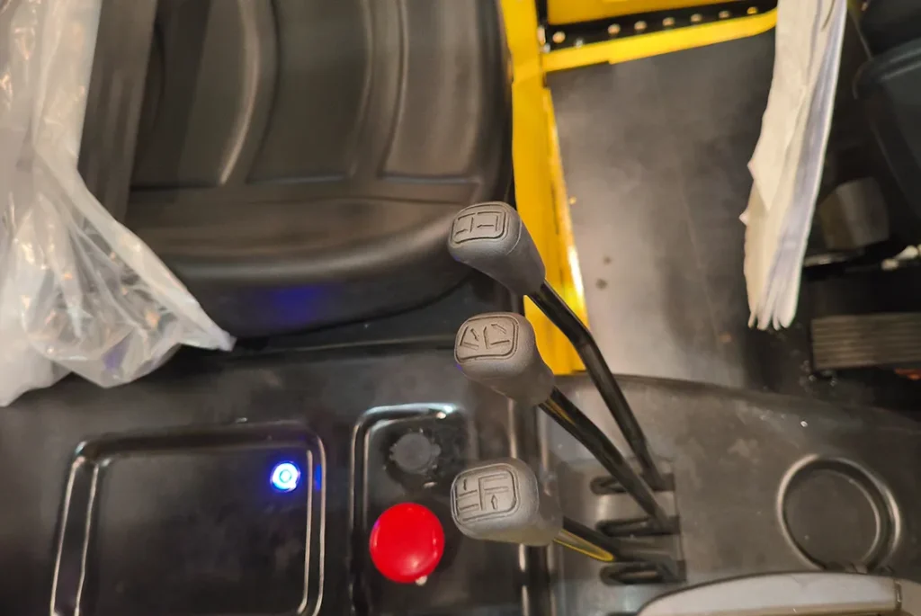 Seat belt and safety sensor on electric forklift