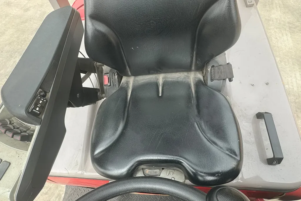Driver seat and armrest of 5-ton electric forklift