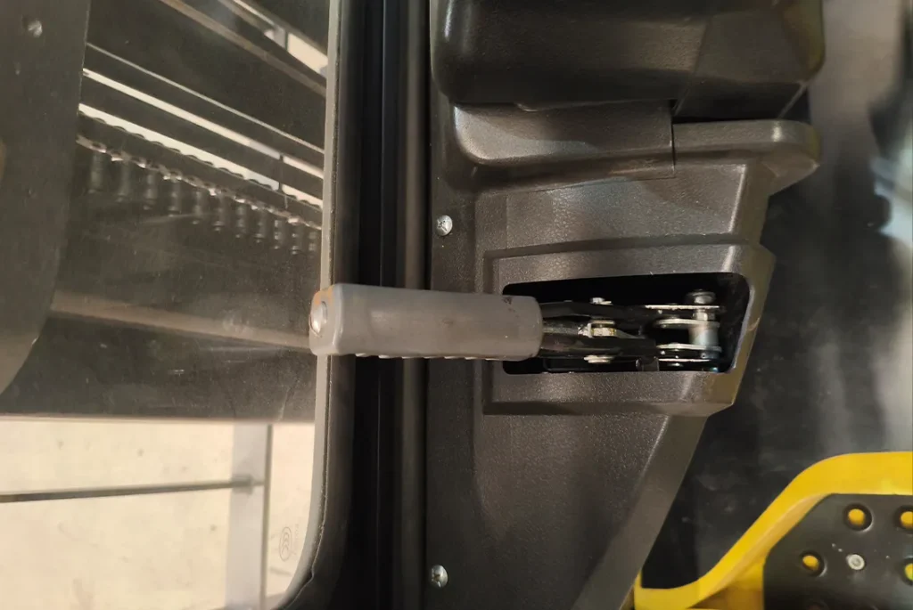 Control lever and ignition switch of 3-wheel electric forklift