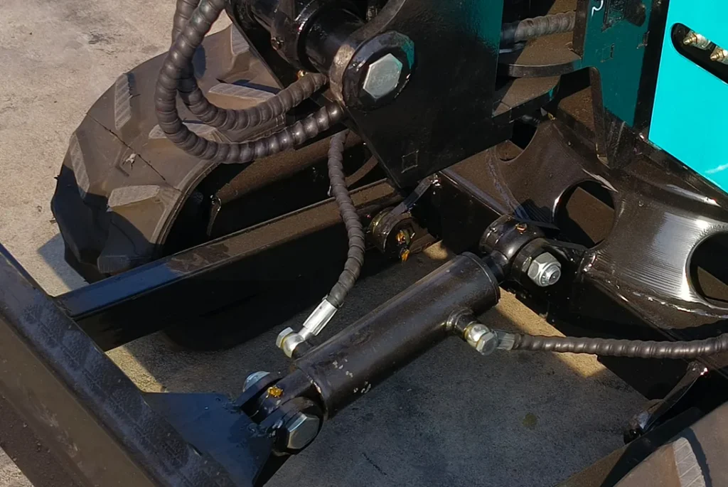 Hydraulic system and hoses of 12 mini excavator