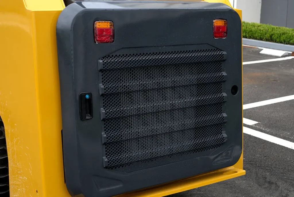 S55 mini yükleyici arka radyatör ve motor bölmesi