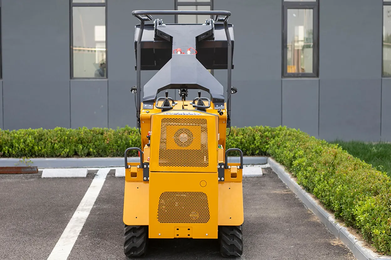 T390 滑移装载机在路面上的后视图