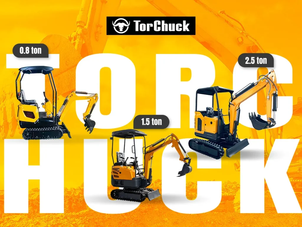 三台分别为 0.8 吨、1.5 吨和 2 吨的 Torchuck 迷你挖掘机停在工厂门口，一位经销商和一位承包商正在讨论哪种尺寸适合他们的市场